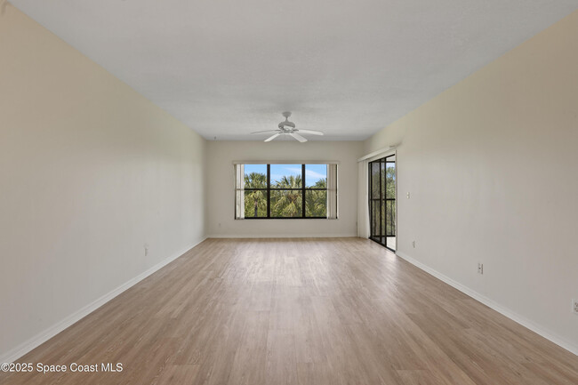 Building Photo - 6165 S Mirror Lake Dr