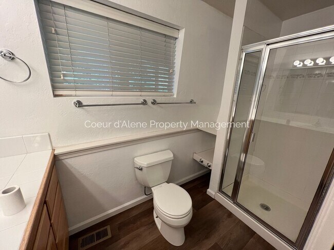Building Photo - 2+ bed, 2 bath house on the Spokane River!