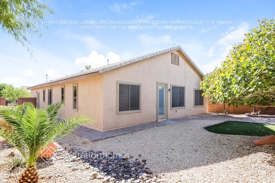 Building Photo - 3912 Helens Pouroff Ave