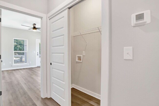 Building Photo - Downtown Pensacola Area 3BR/3BA | Each Bedroom Has Private Bath | Fenced Yard | Water & Lawn Care...