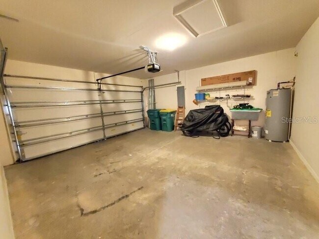 Building Photo - 7104 W Lenox Cir