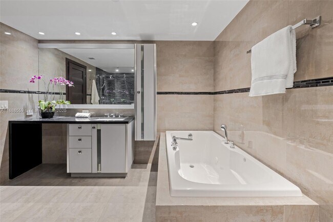 Building Photo - 19216 Fisher Island Dr