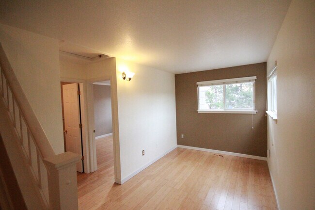 loft - 141 Rowena Pl