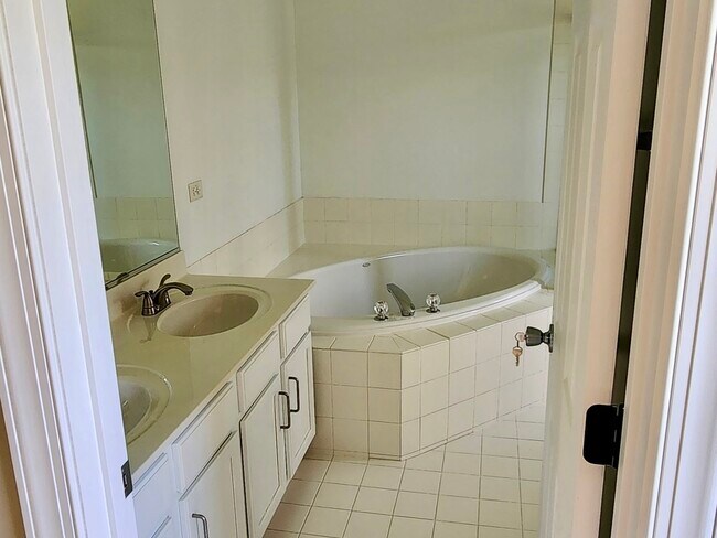 Building Photo - 1904 Cobblestone Dr