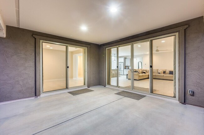 Building Photo - 7308 W Tombstone Trail