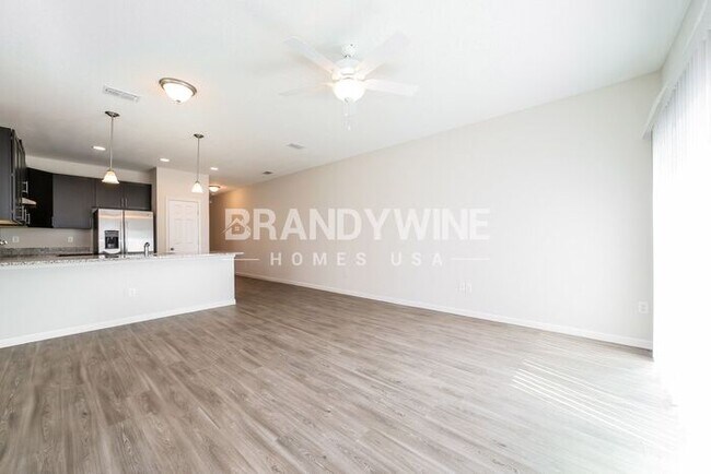 Building Photo - 546 Kit St