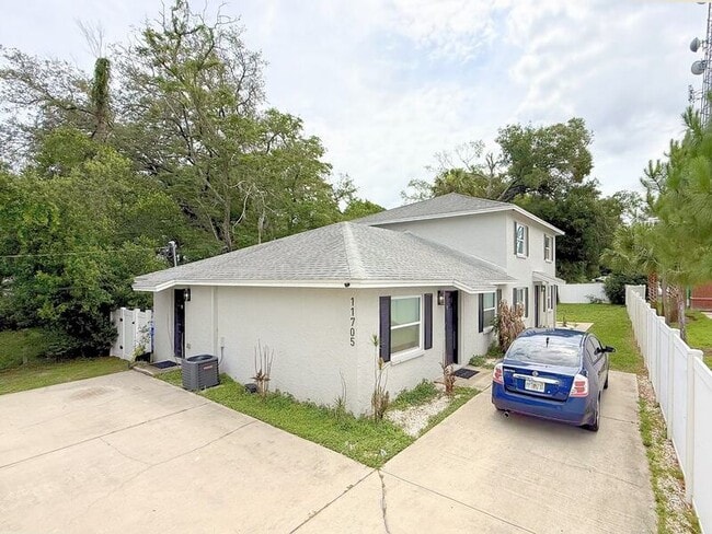 Building Photo - 11705 North Dr