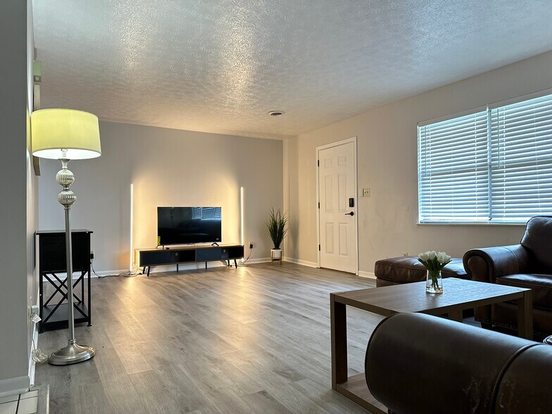 Building Photo - 1294 Old Newport Hwy