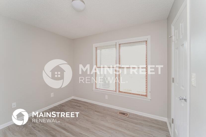 Building Photo - 1111 Woodhaven Dr