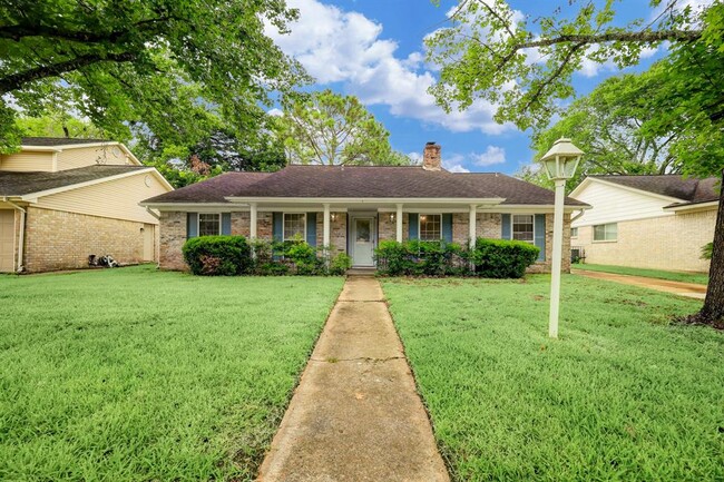 Primary Photo - 12534 Millbanks Dr