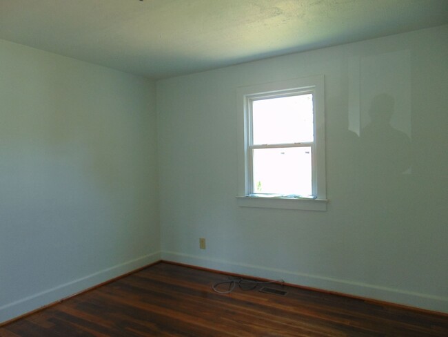 Building Photo - Pending Approved Application 3 bedroom, 2 ...