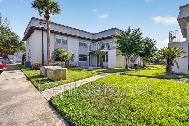 Building Photo - 53 Windtree Ln