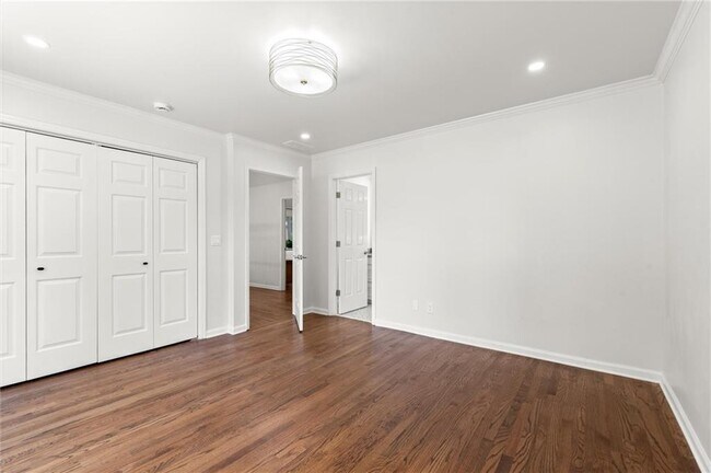 Building Photo - 459 Atlanta Country Club Dr
