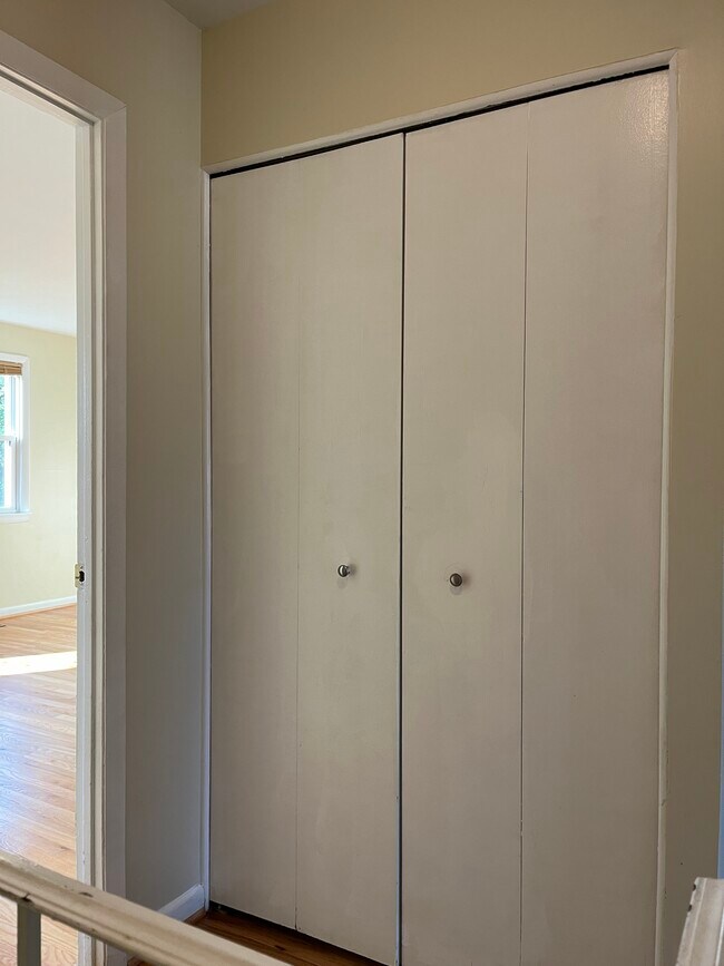 Building Photo - 2 Wimbledon Ln