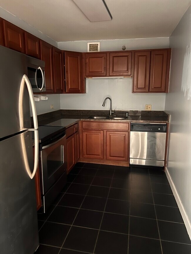 Building Photo - 200 N Dearborn St