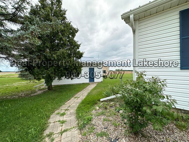 Building Photo - Peaceful 3 Bedroom, 2 Bathroom House for R...