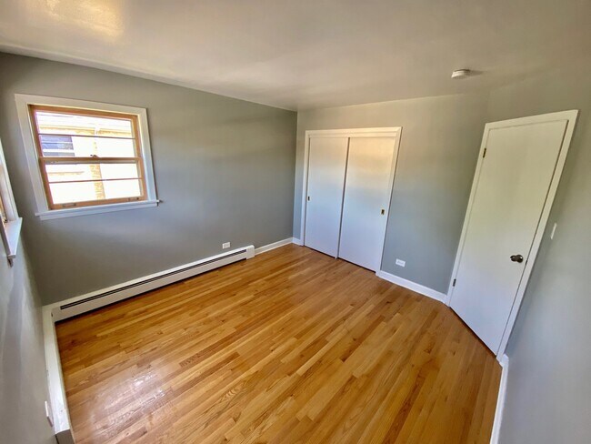 Building Photo - 2259 S 17th Ave