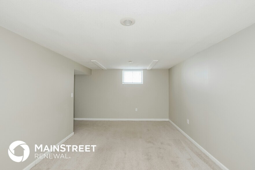 Building Photo - 13107 Sycamore Ave