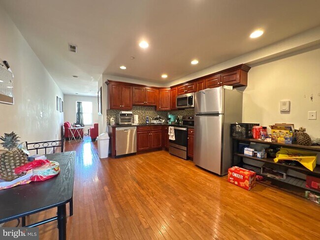 Building Photo - 1815 N 18th St