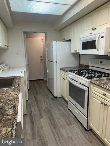 Building Photo - 10204 Prince Pl