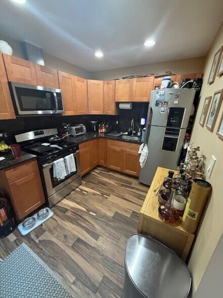 kitchen - 1122 N 4th St