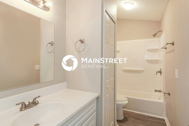 Building Photo - 3 Bedroom Pet-Friendly Home in Jacksonvill...