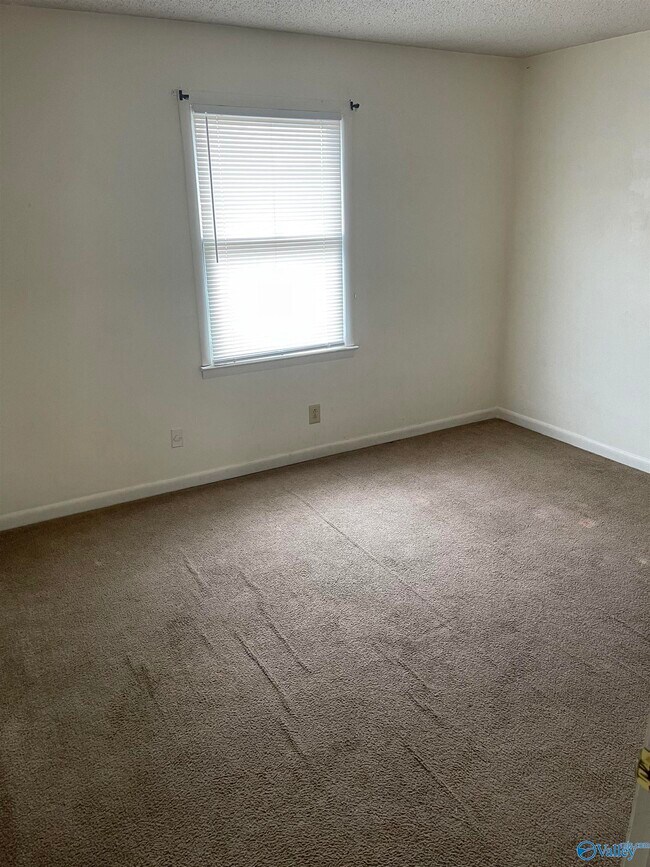 Building Photo - 6209 Friar Tuck Dr NW