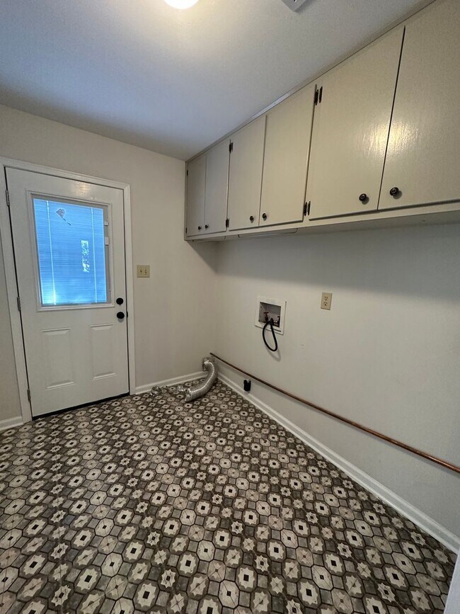 Building Photo - 3906 Dalraida Pl