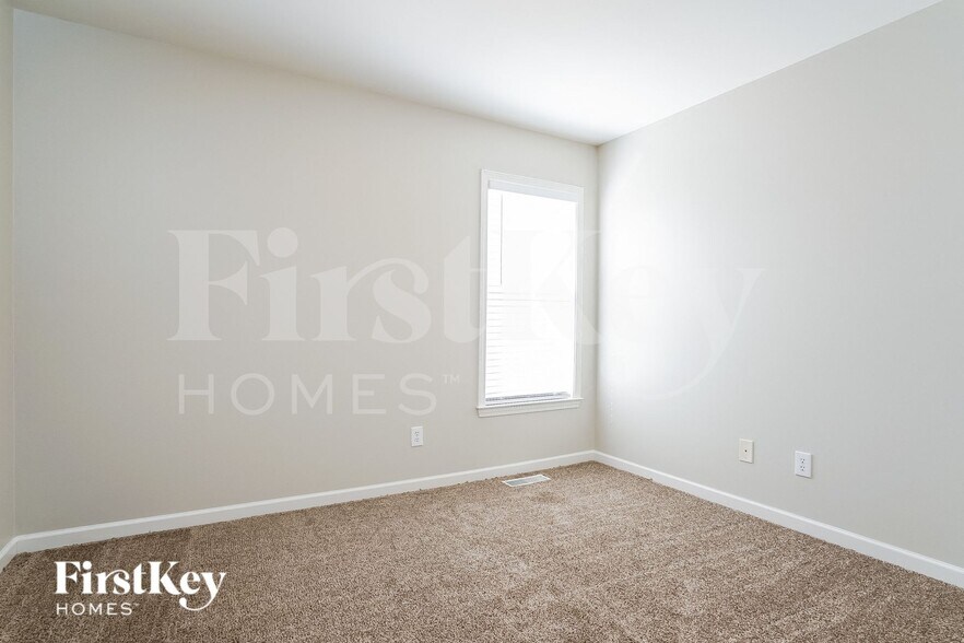 Building Photo - 5952 Bluestem Cir