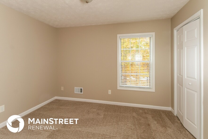 Building Photo - 127 Kingswood Dr