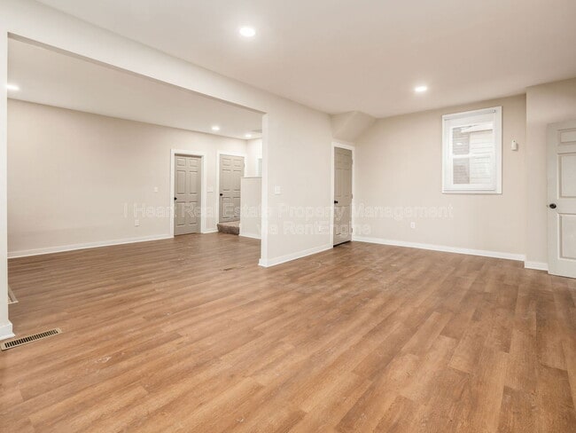 Building Photo - 1390 Sullivant Ave