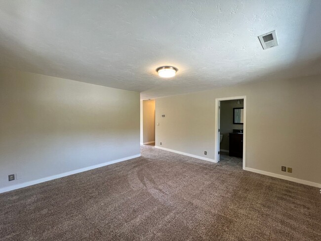 Building Photo - $300 OFF Move in Costs!  Elegant Four Bedr...