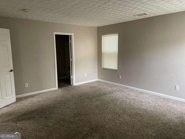 Building Photo - 5549 Sable Way