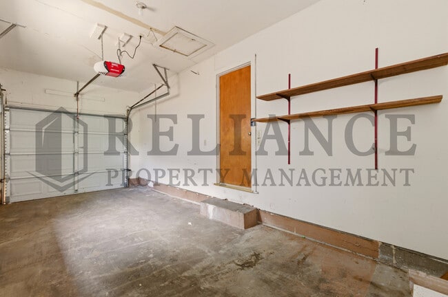 Building Photo - 1415 N Prairie Ln