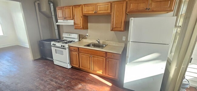 Building Photo - 3-Bedroom/1-Bathroom Home in Allentown