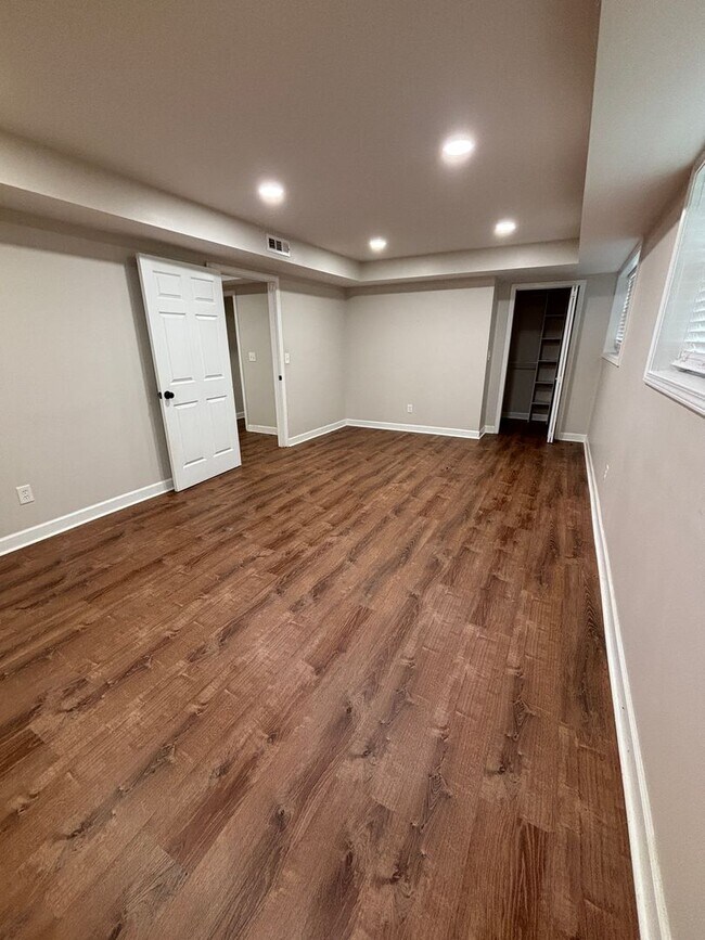 Building Photo - Space, Privacy & Flexibility – All in One Stunning Property