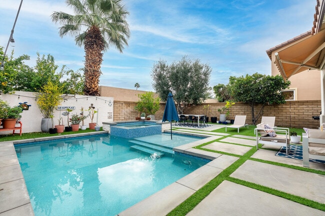 Building Photo - 282 Paseo Vista Cir