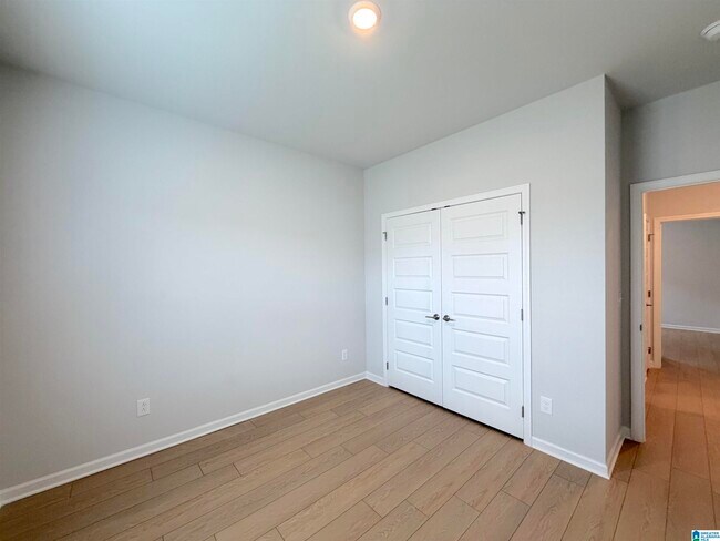 Building Photo - 305 Susan Lynn Dr