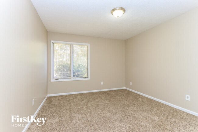 Building Photo - 1548 Stoneleigh Way