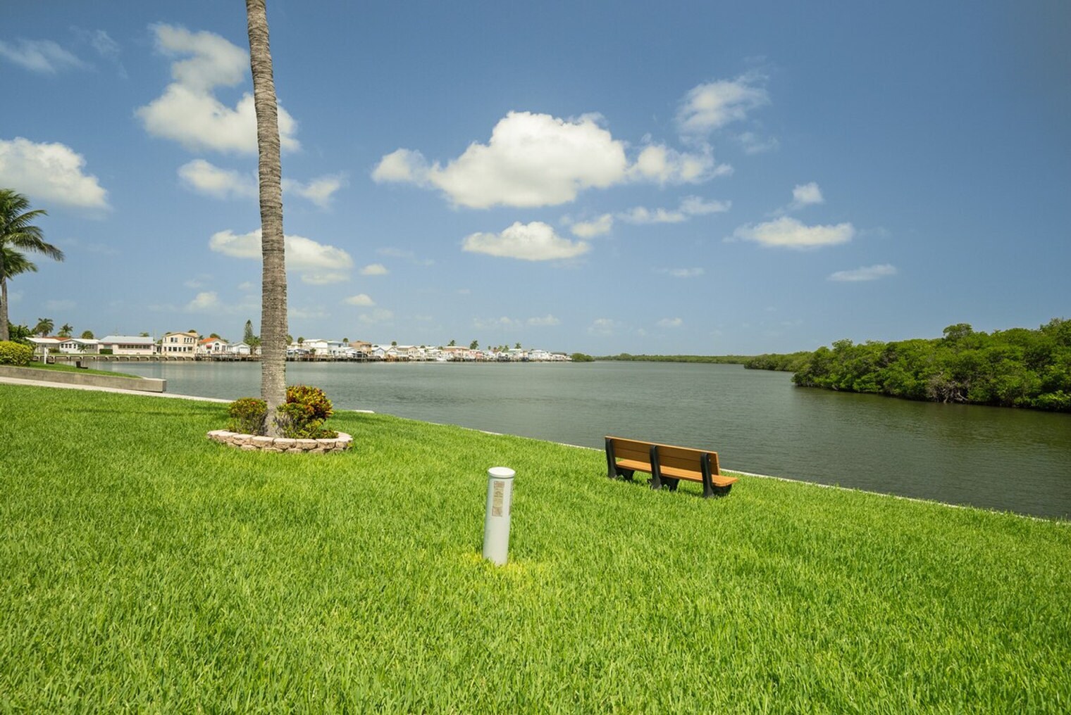 Building Photo - 10725 S Ocean Dr