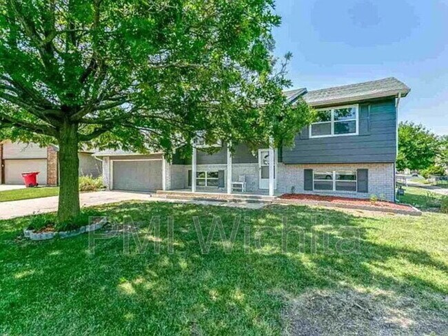 Primary Photo - 7 Langston Dr