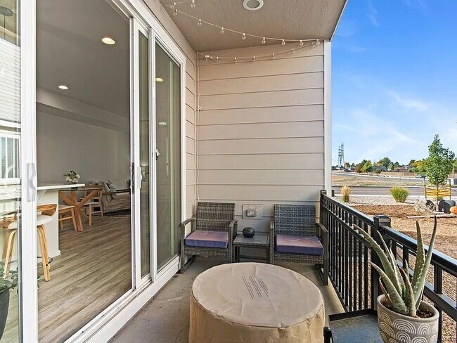 Building Photo - ***Free 75'' TV upon lease execution*** St...