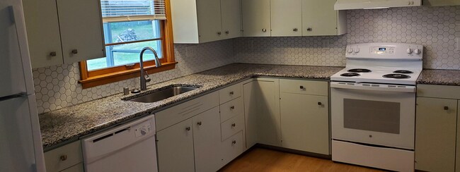 Granite Counters - 715 Dutton St
