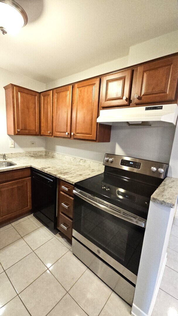 Building Photo - 7540 W 111th St