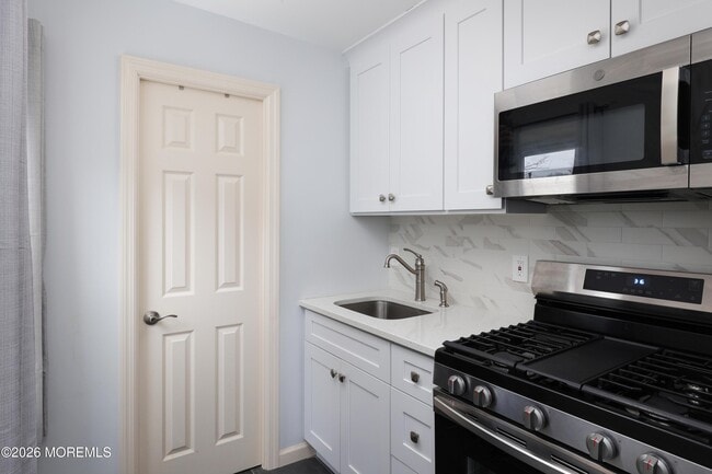 Building Photo - 603 2nd Ave