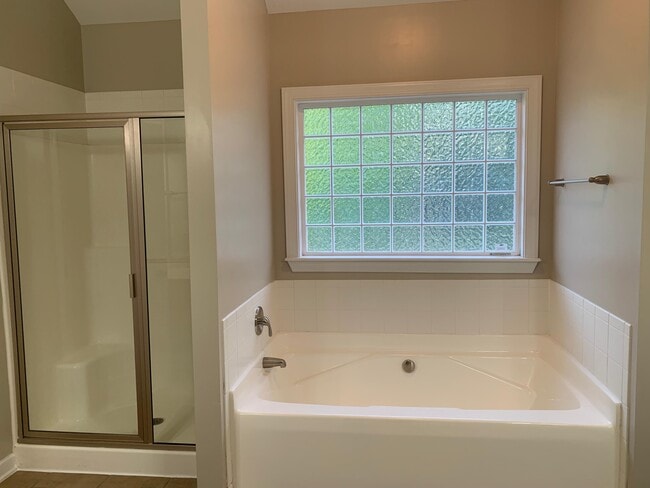 Building Photo - 5140 Wells Dr