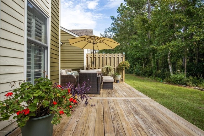 Building Photo - 504 Cedarwood Village
