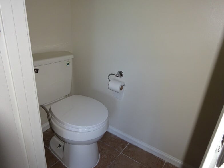 Building Photo - 1720 Grover Glen Ct