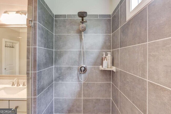 Building Photo - 1450 Edgebrook Ct NE