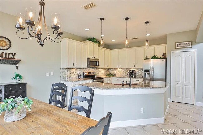 Building Photo - 453 Venetian Villa Dr